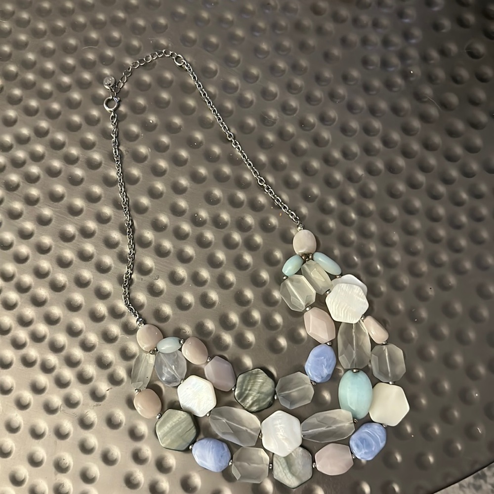 Loft beaded necklace